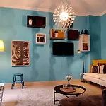 Newly Refurbished Apartment In The City Center