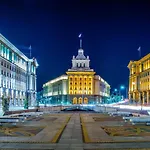 Newly Refurbished Apartment In The City Center