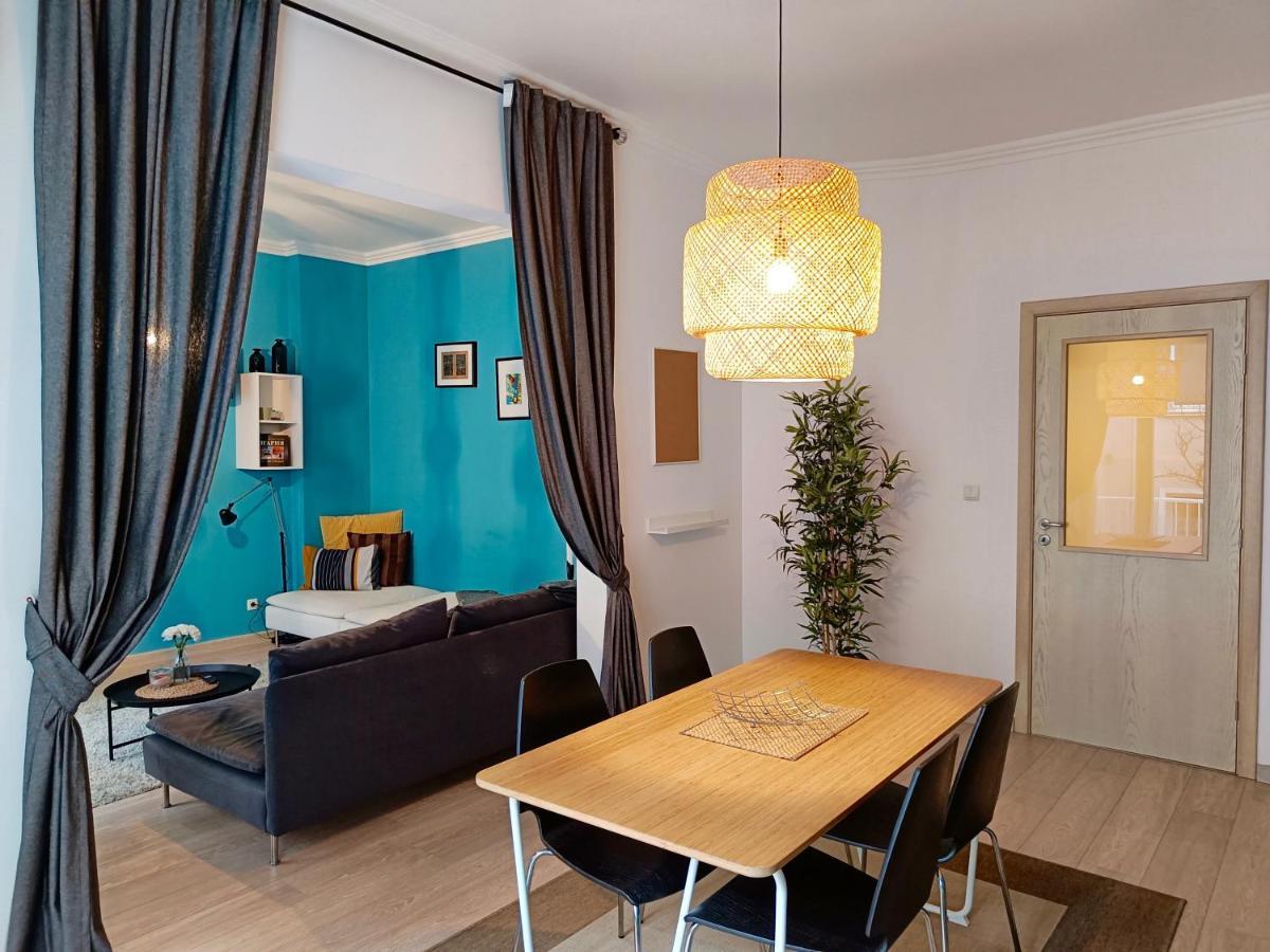Newly Refurbished In The City Center Appartement *