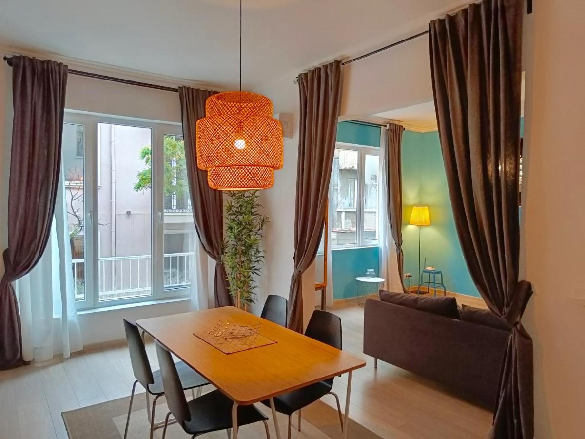 Newly Refurbished In The City Center Apartment